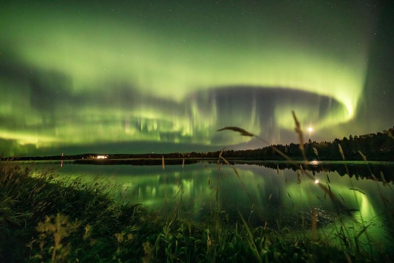 La aurora boreal (auroras boreales) en el cielo sobre Rovaniemi, Finlandia, septiembre de 2020