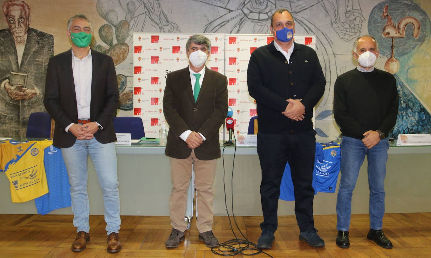 Fotos: Firma del acuerdo marco entre la ULE y el Olímpico