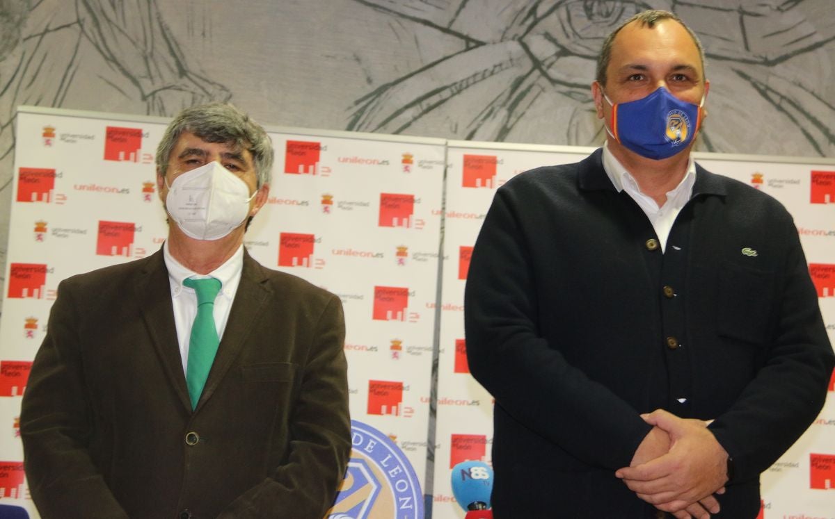 Fotos: Firma del acuerdo marco entre la ULE y el Olímpico