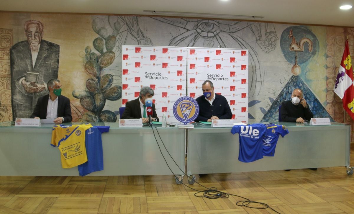 Fotos: Firma del acuerdo marco entre la ULE y el Olímpico