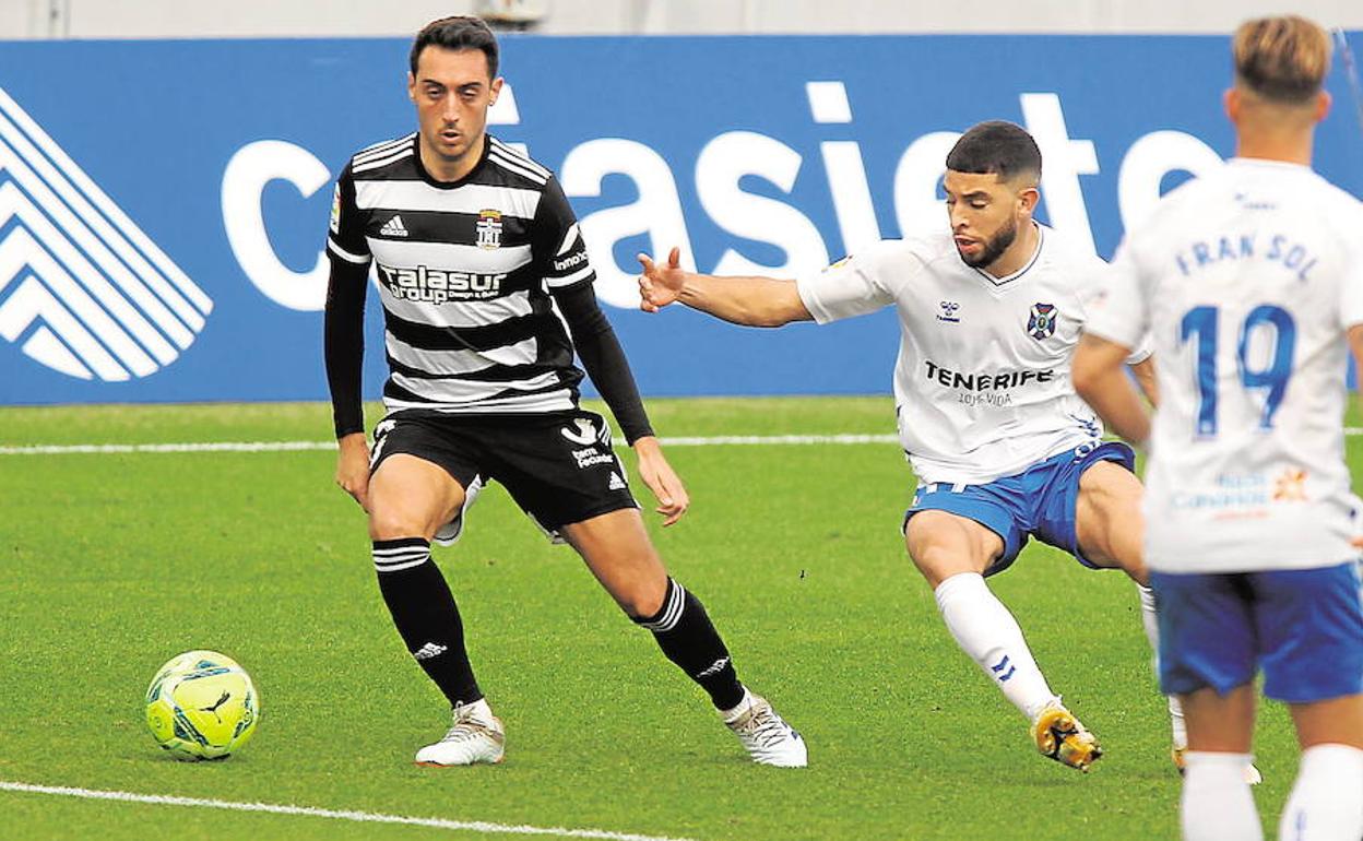 Sergio Aguza, en un partido con el Cartagena.