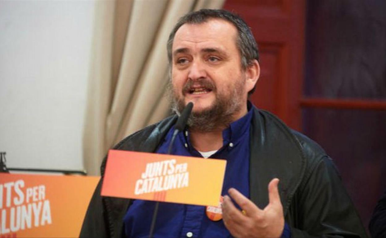 Renuncia un candidato de JxCat al 14-F por escritos xenófobos