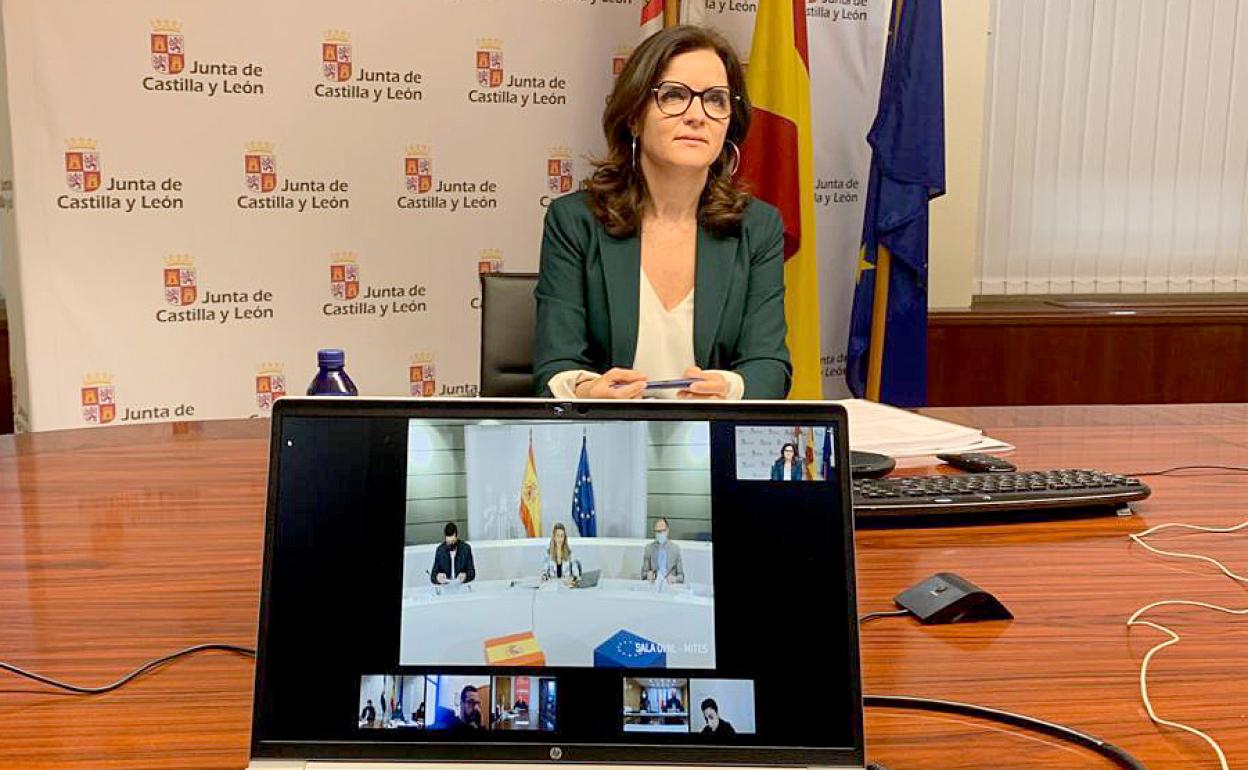 La consejera de Empleo e Industria, Ana Carlota Amigo, participa en la videoconferencia que la ministra de Trabajo y Economía Social, Yolanda Díaz, mantiene con los titulares de las consejerías con competencias en materia de empleo en las distintas comunidades autónomas.