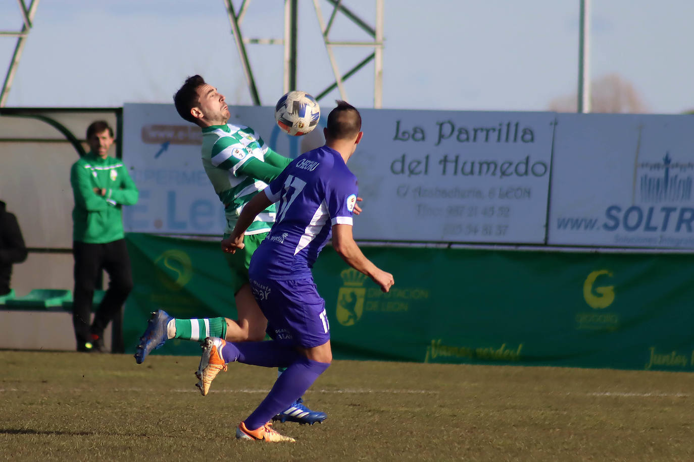 Fotos: La Virgen supera al Peñaranda