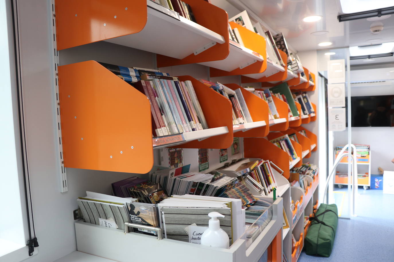 Interior del Bibliobús. 