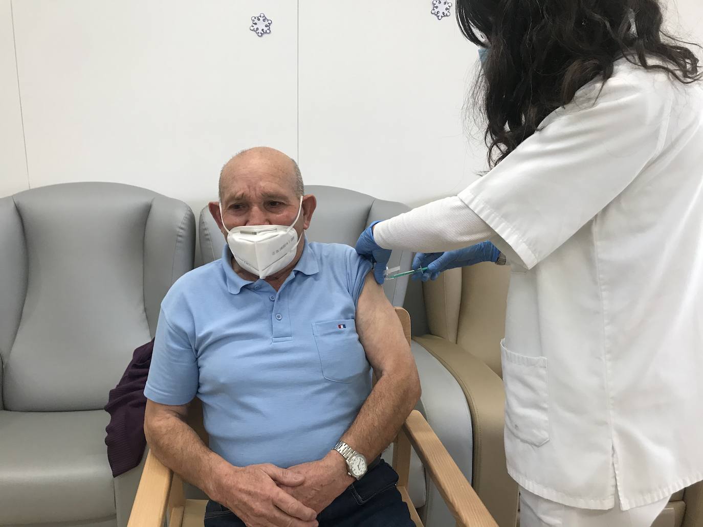 Fotos: La vacuna llega a Alzheimer León