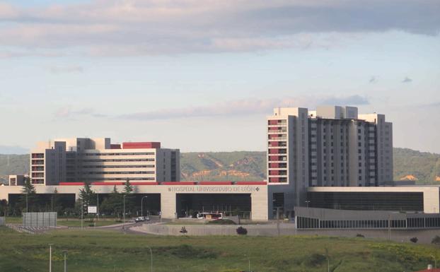 El Hospital de León ya recibe pacientes covid del Bierzo, Palencia y Segovia