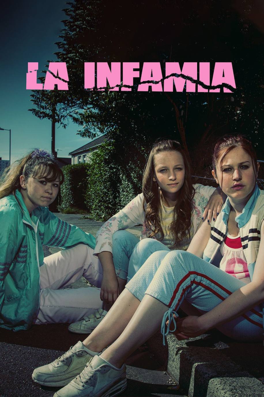 'LA INFAMIA' | Plataforma: Filmin. Fecha: 2 de febrero. Sinopsis: Miniserie británica ganadora del BAFTA que reconstruye un caso real que estremeció al Reino Unido en el 2012 y que puso en tela de juicio la profesionalidad de la policía: la tardía desarticulación de la red de abuso sexual de menores de Rochdale. Está centrada en la historia de tres de las 47 víctimas, y aborda la sospecha de que las autoridades no actuaron a tiempo por temor a ser tachadas de racistas, ya que la banda de pederastas estaba integrada por hombres de origen paquistaní. 