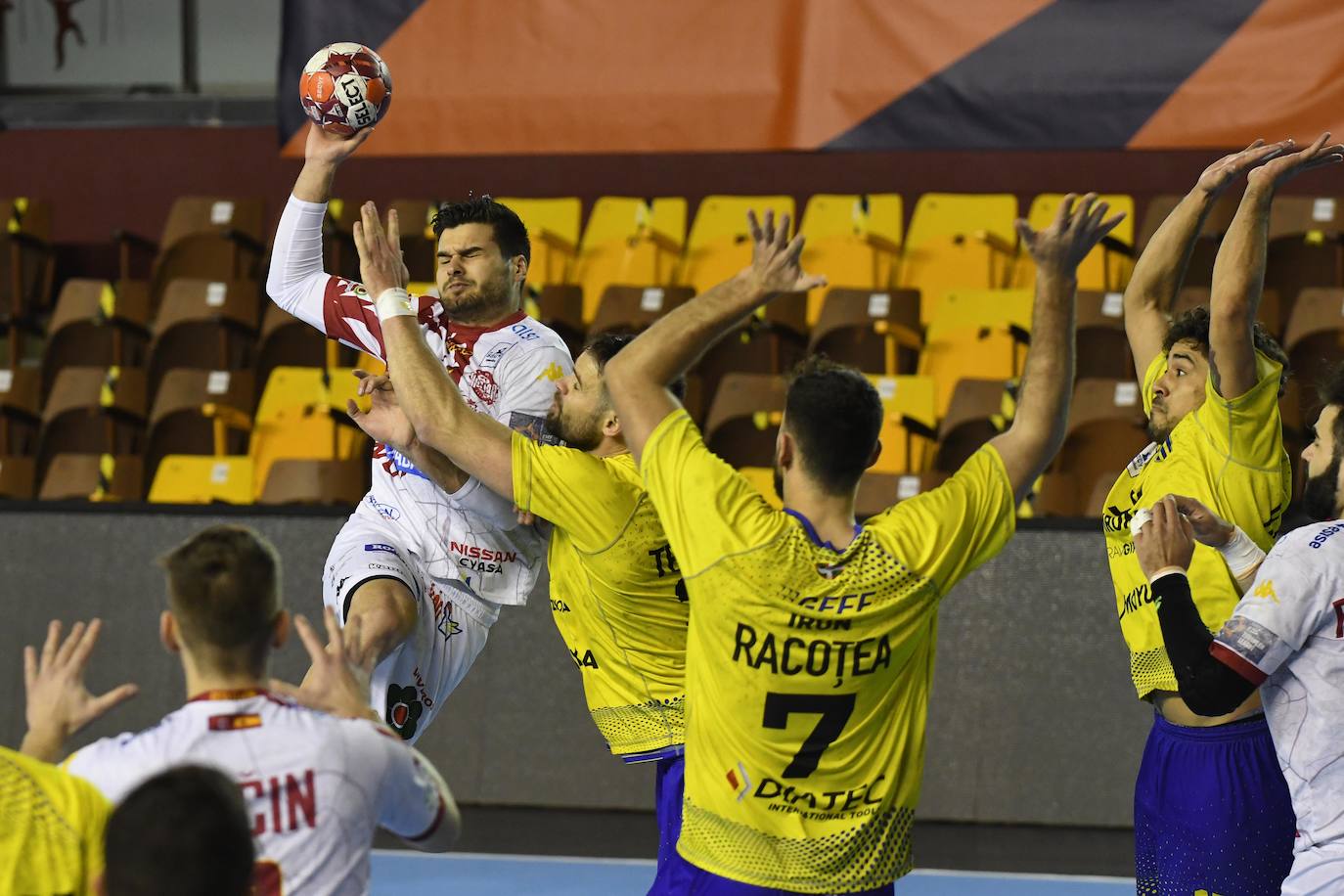 Fotos: Las imágenes del Abanca Ademar-Bidasoa
