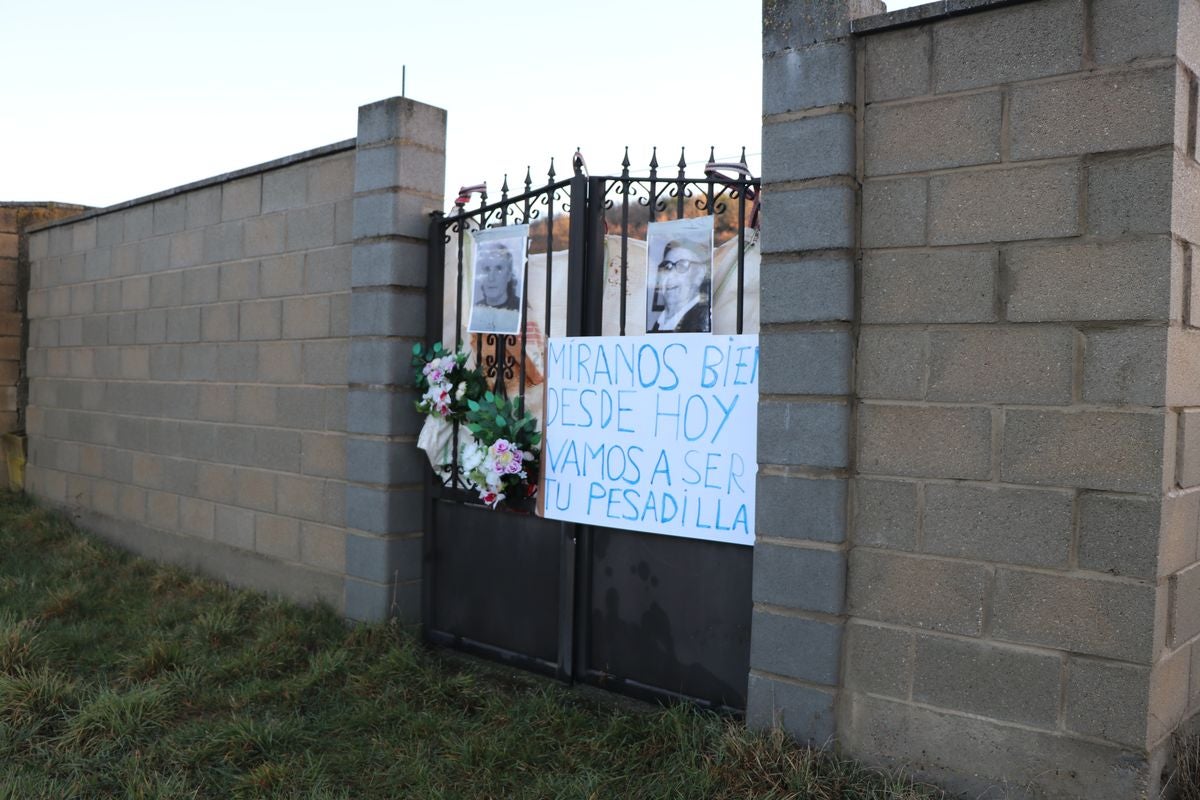 Garrafe de Torío vive un triste momento en la ejecución de una sentencia sobre un cementerio.