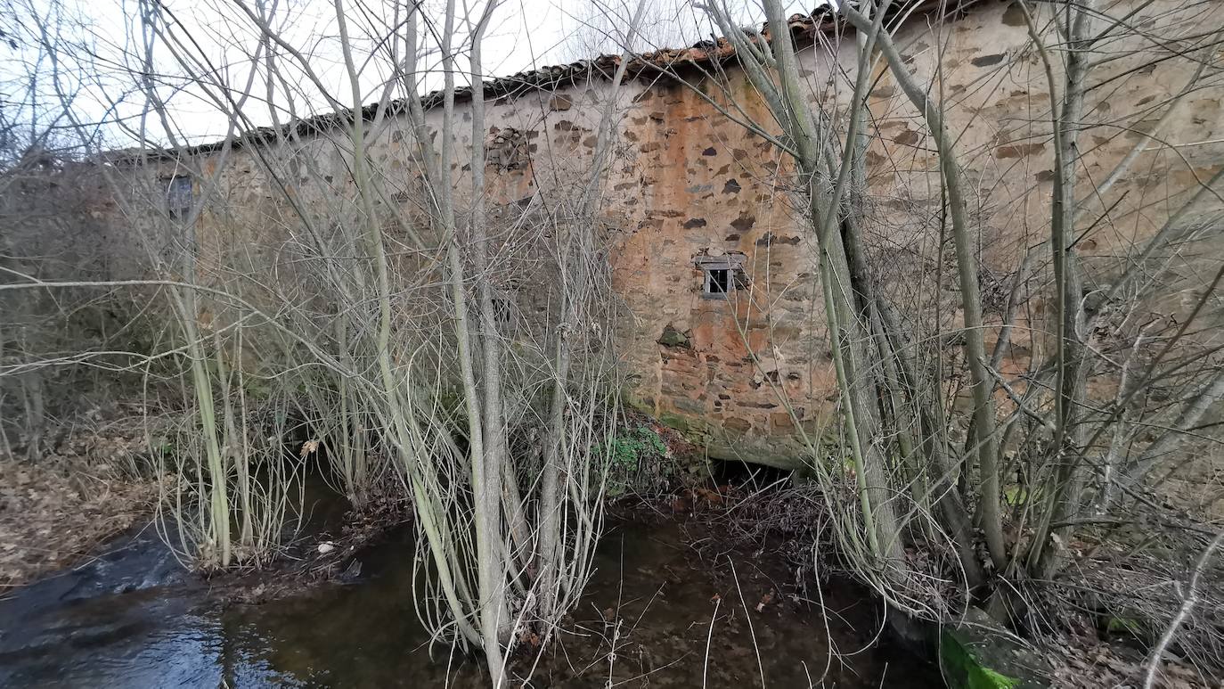 El Val de San Lorenzo, localidad en la que se ubica el molino del Junquillo, se ha propuesto reunir los 30.000 euros que cuesta su rehabilitación e incorporarlo así a su oferta cultural y turística.