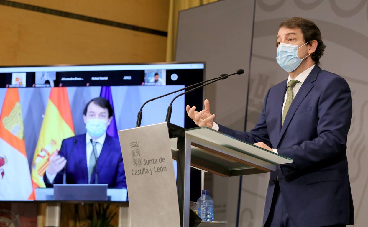 Mañueco durante la rueda de prensa. 