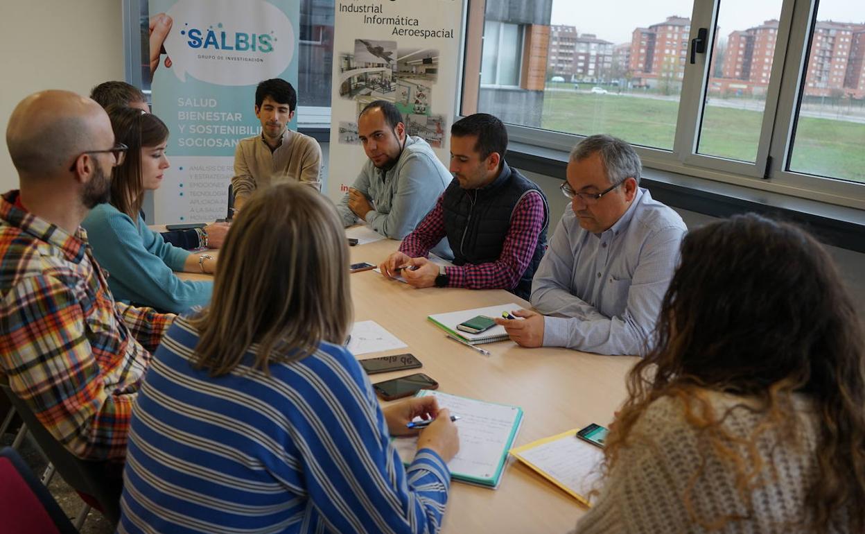 Un profesor de la ULE participa en 'La Aventura del Saber' de La2 sobre las redes sociales