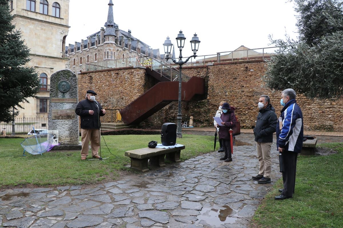 Los poetas y amantes de Rubén Dario siguen fieles a su homenaje en el Parque del Cid