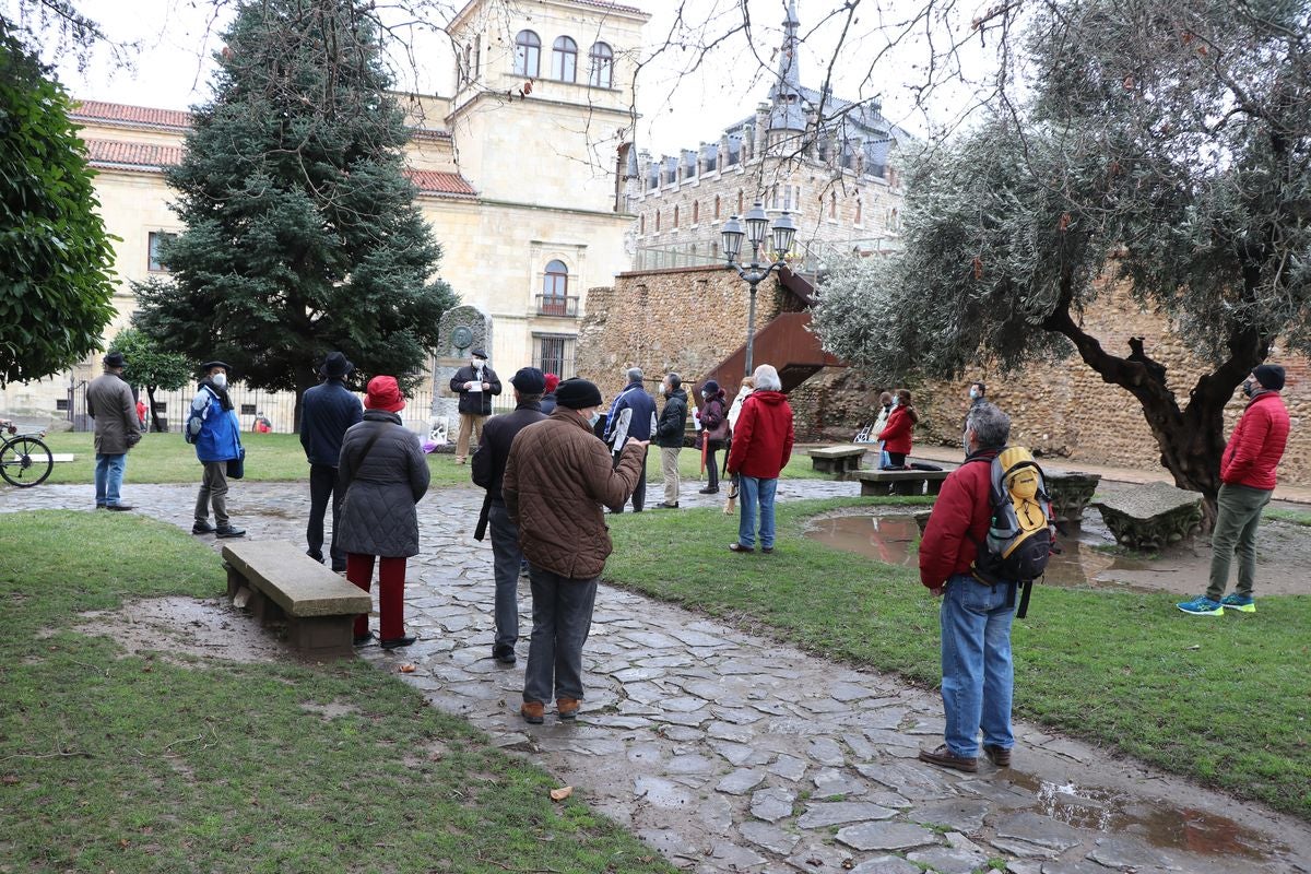 Los poetas y amantes de Rubén Dario siguen fieles a su homenaje en el Parque del Cid