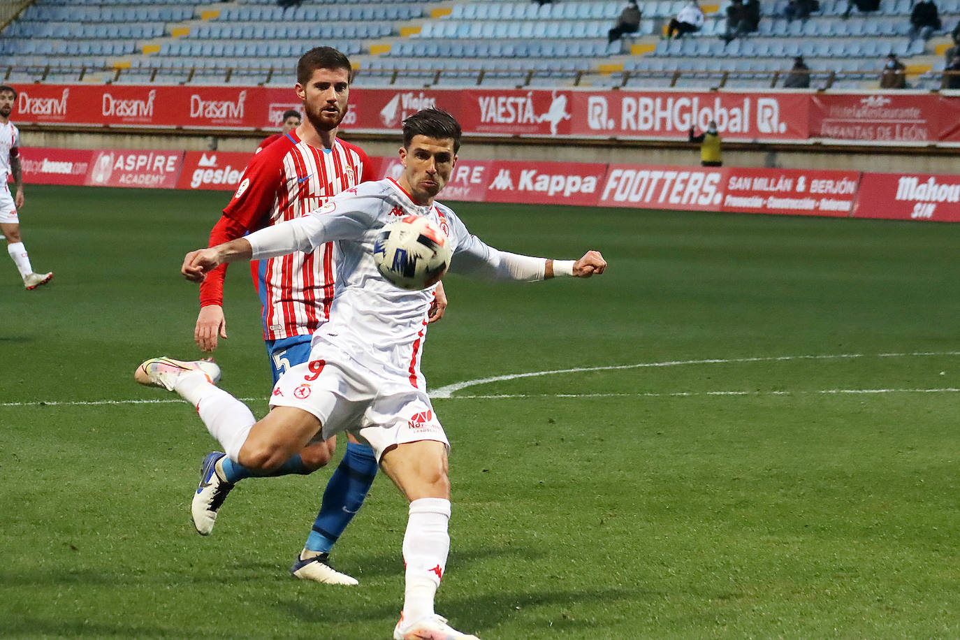 Fotos: Las imágenes del Cultural-Sporting B