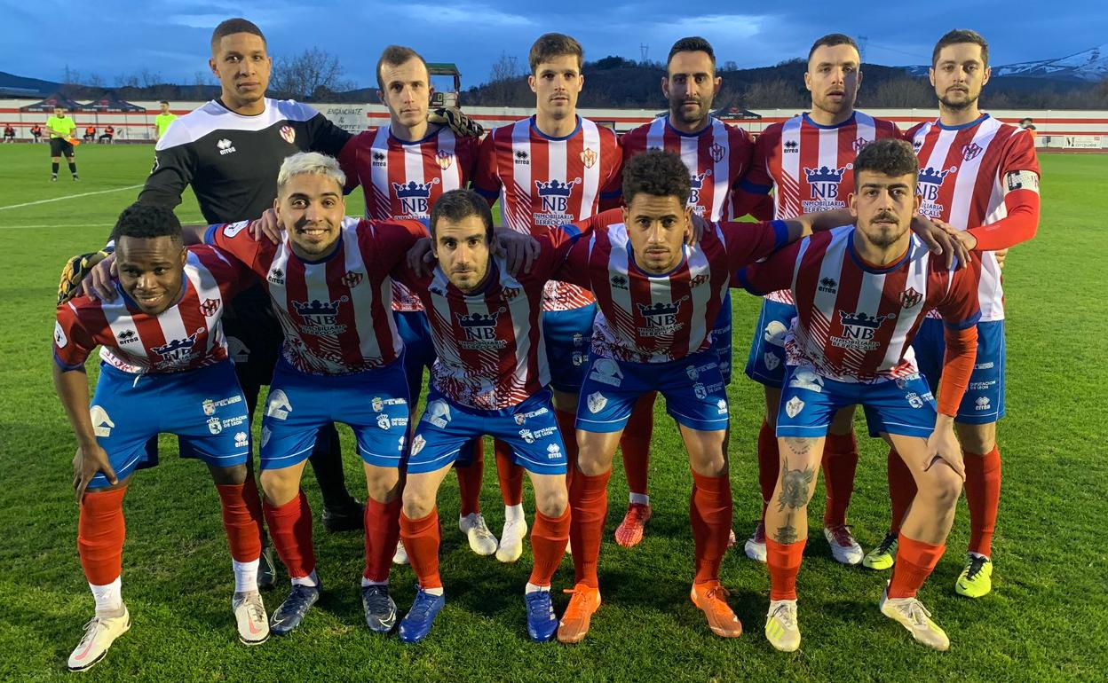 Alineación del Atlético Bembibre ante el Peñaranda.