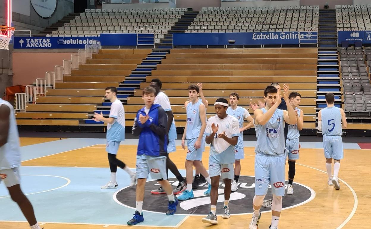 El conjunto local celebra el triunfo ante Basket León.