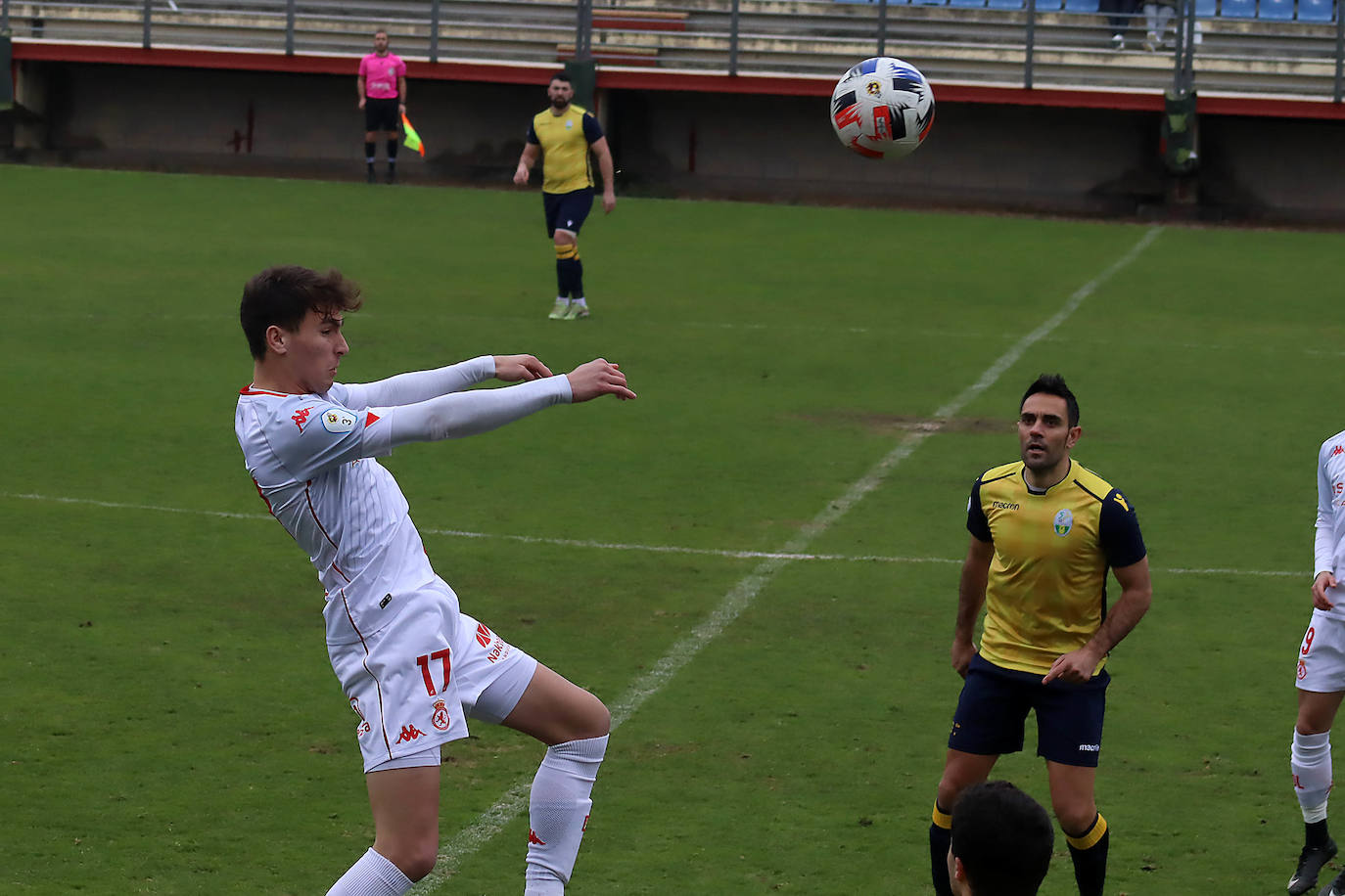 Derbi leonés disputado en el Área Deportiva de Puente Castro.