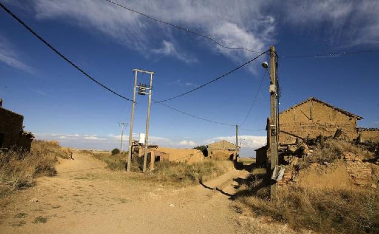 El Funcas coloca a León en el «núcleo duro» de la despoblación, mayor envejecimiento y una destrucción laboral «muy fuerte»