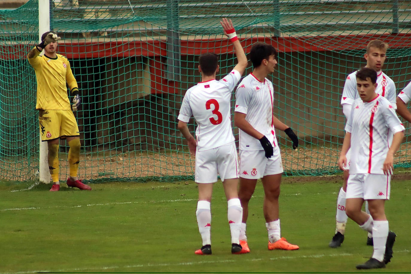 El conjunto leonés compite de tú a tú ante el juvenil pucelano en un choque trepidante y con alternativas que acaba en empate.