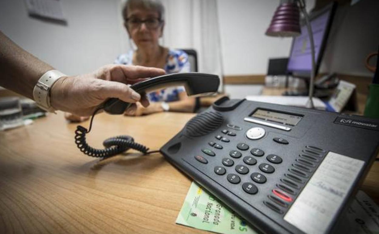 Imagen de un teléfono de la esperanza.