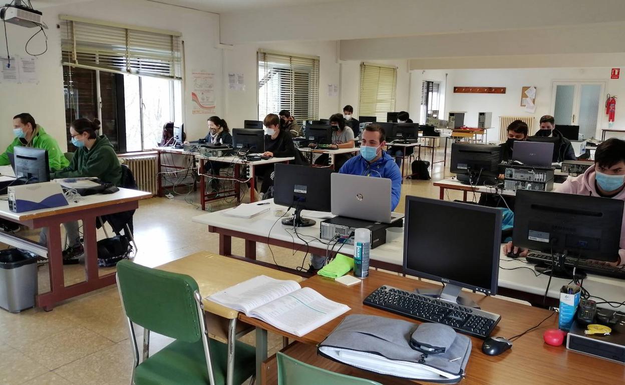 Una de las clases del CIFP La Robla. 