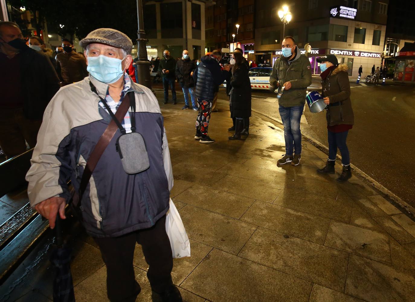 Fotos: Cacerolada de la hostelería del Bierzo