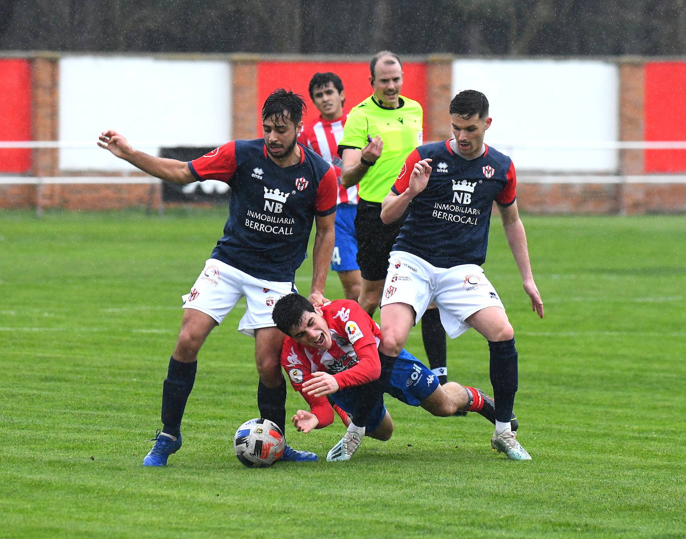 Fotos: Victoria del Atlético Bembibre en Tordesillas