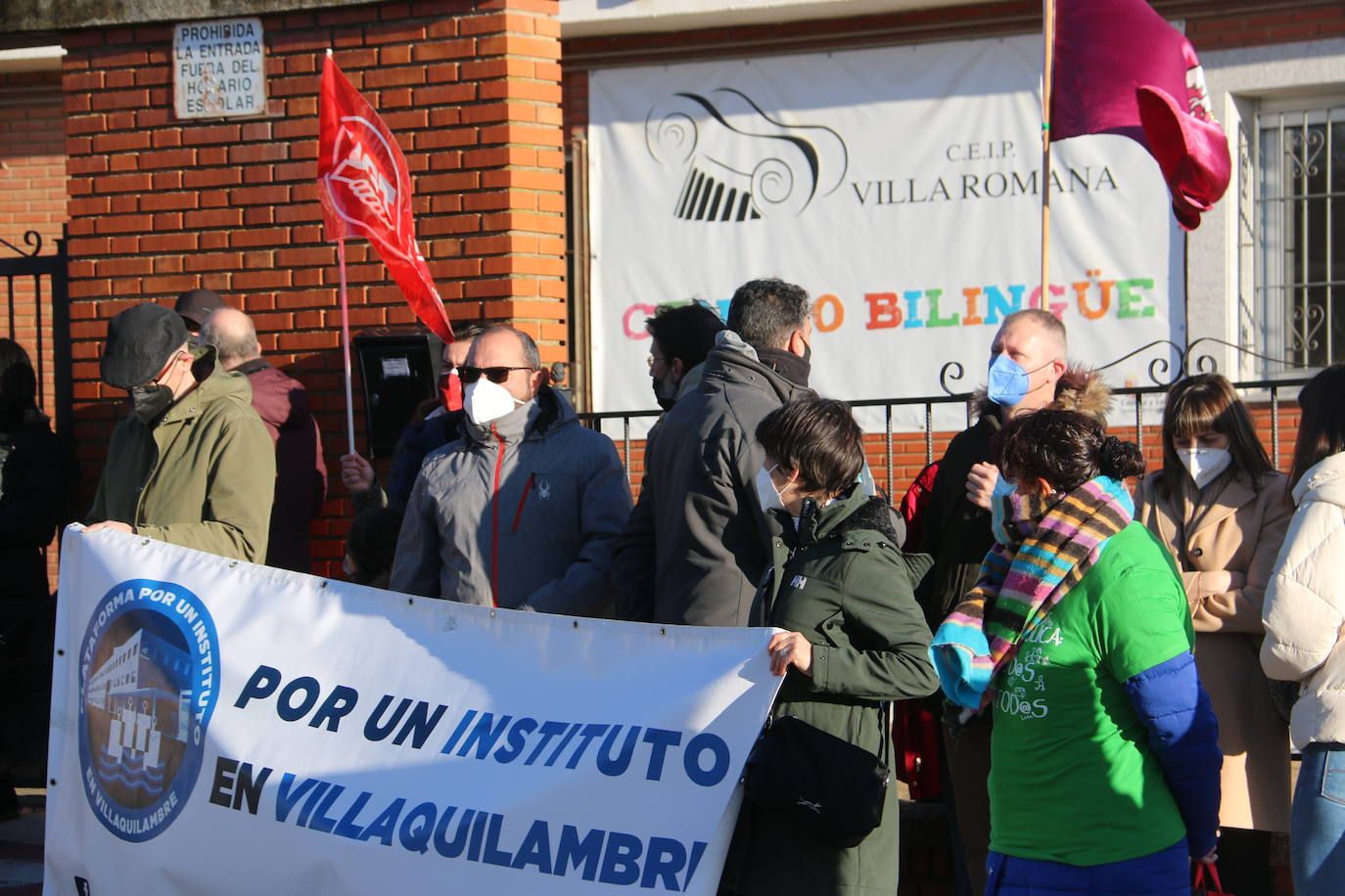 Fotos: Concentración por un Instituto en Villaquilambre