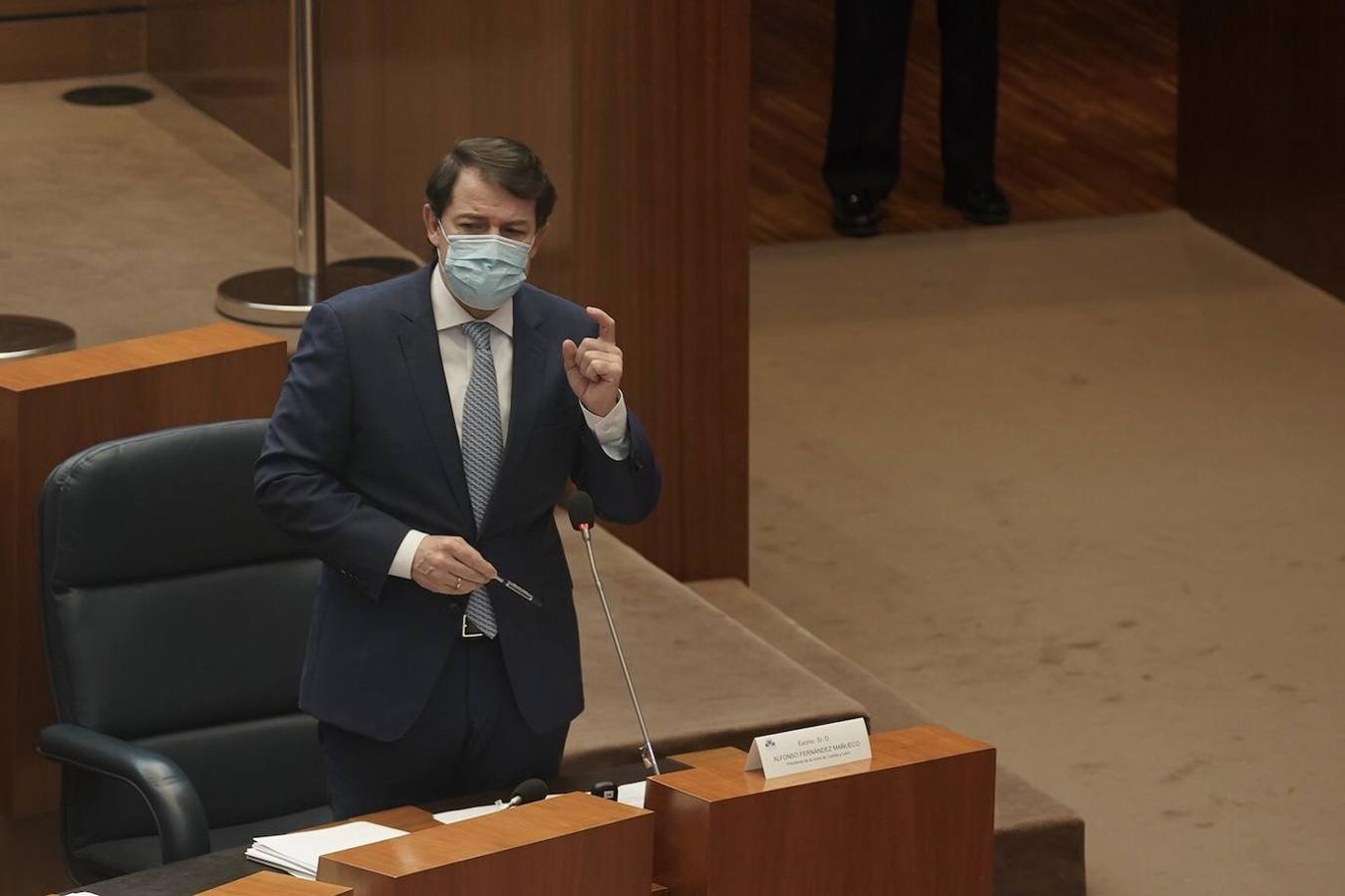 El presidente de la Junta, Alfonso Fernández Mañueco y el vicepresidente, Francisco Igea, en las Cortes.