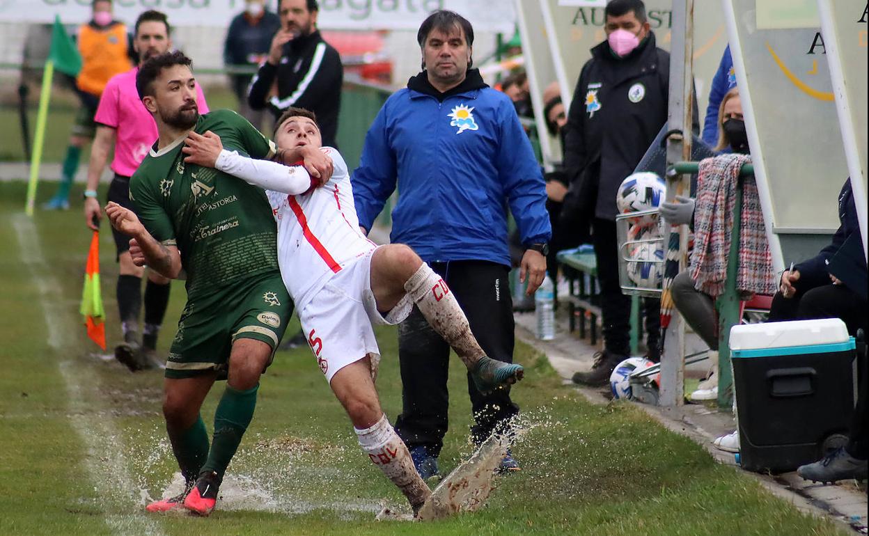 Un momento del último derbi provincial disputado esta temporada.