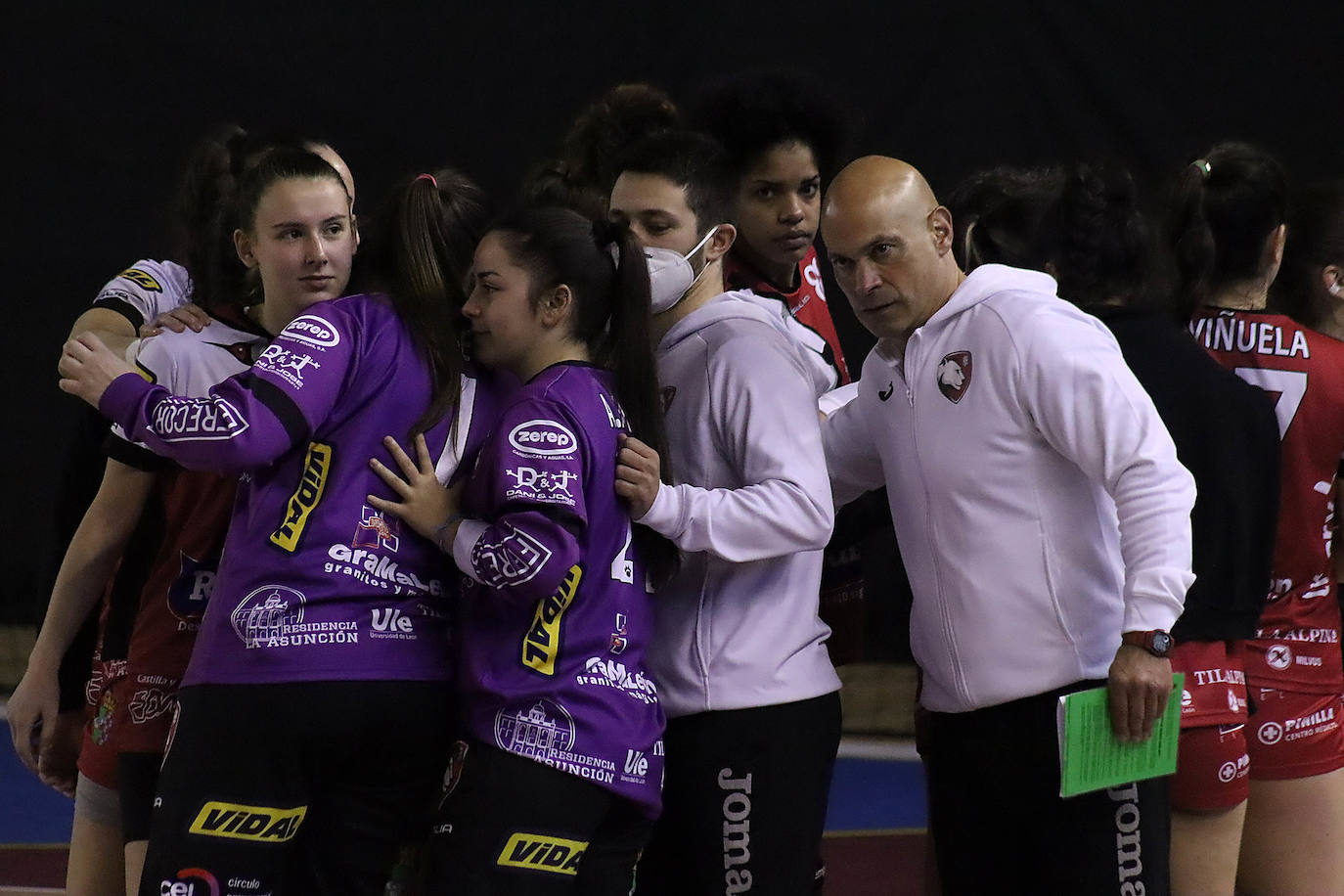 Leonesas y castellanas se citaban en un nuevo partido en el Palacio de los Deportes.