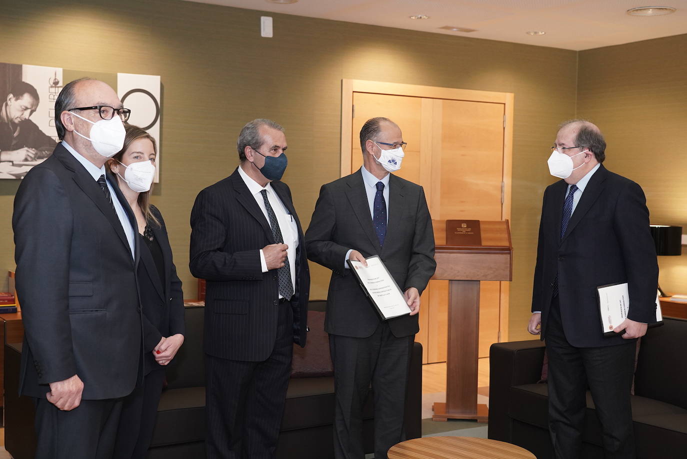 Fotos: Encuentro entre el presidente de las Cortes y el del Consejo Consultivo