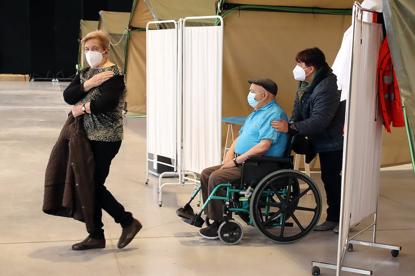 Fotos: Vacunación a mayores de 80 años en el Palacio de Exposiciones