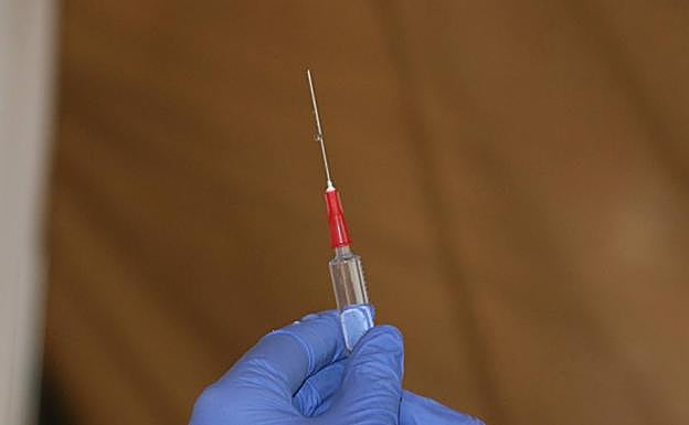 Imagen. Preparación de una vacuna conrta la covid-9