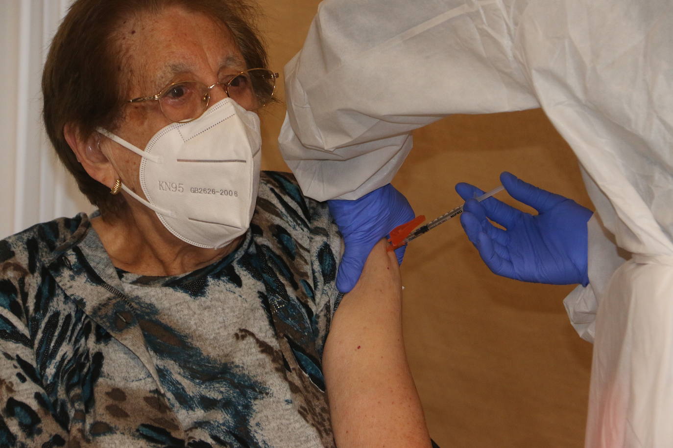 Fotos: Vacunación a mayores de 80 años en el Palacio de Exposiciones