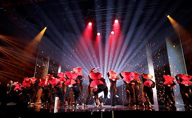 Glamur casero, telemático y con mascarilla en unos emotivos premios