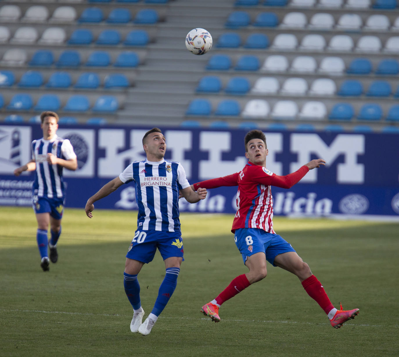 Fotos: Las imágenes del Deportiva-Sporting