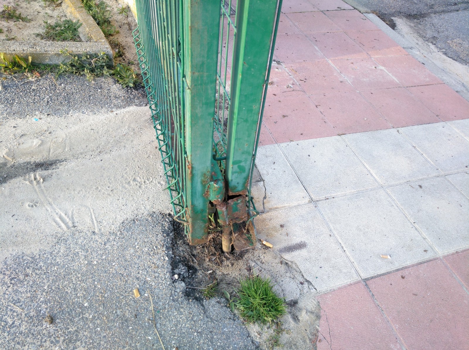 Fotos: El PP de San Andrés denuncia la situación del parque infantil