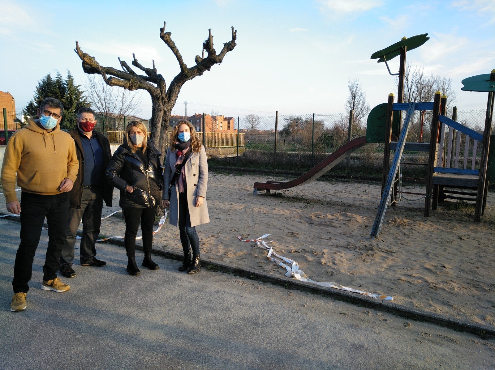 Fotos: El PP de San Andrés denuncia la situación del parque infantil