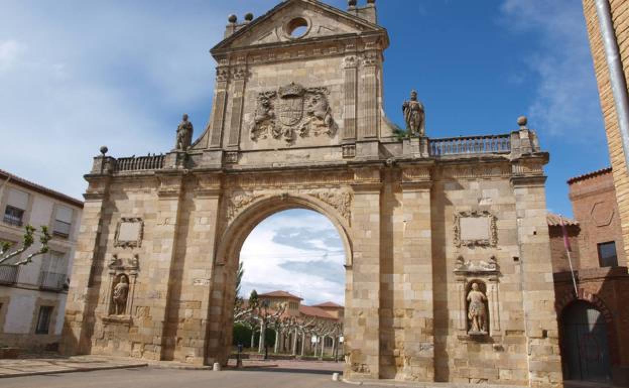 Arco del Monasterio de San Benito en Sahagún. 