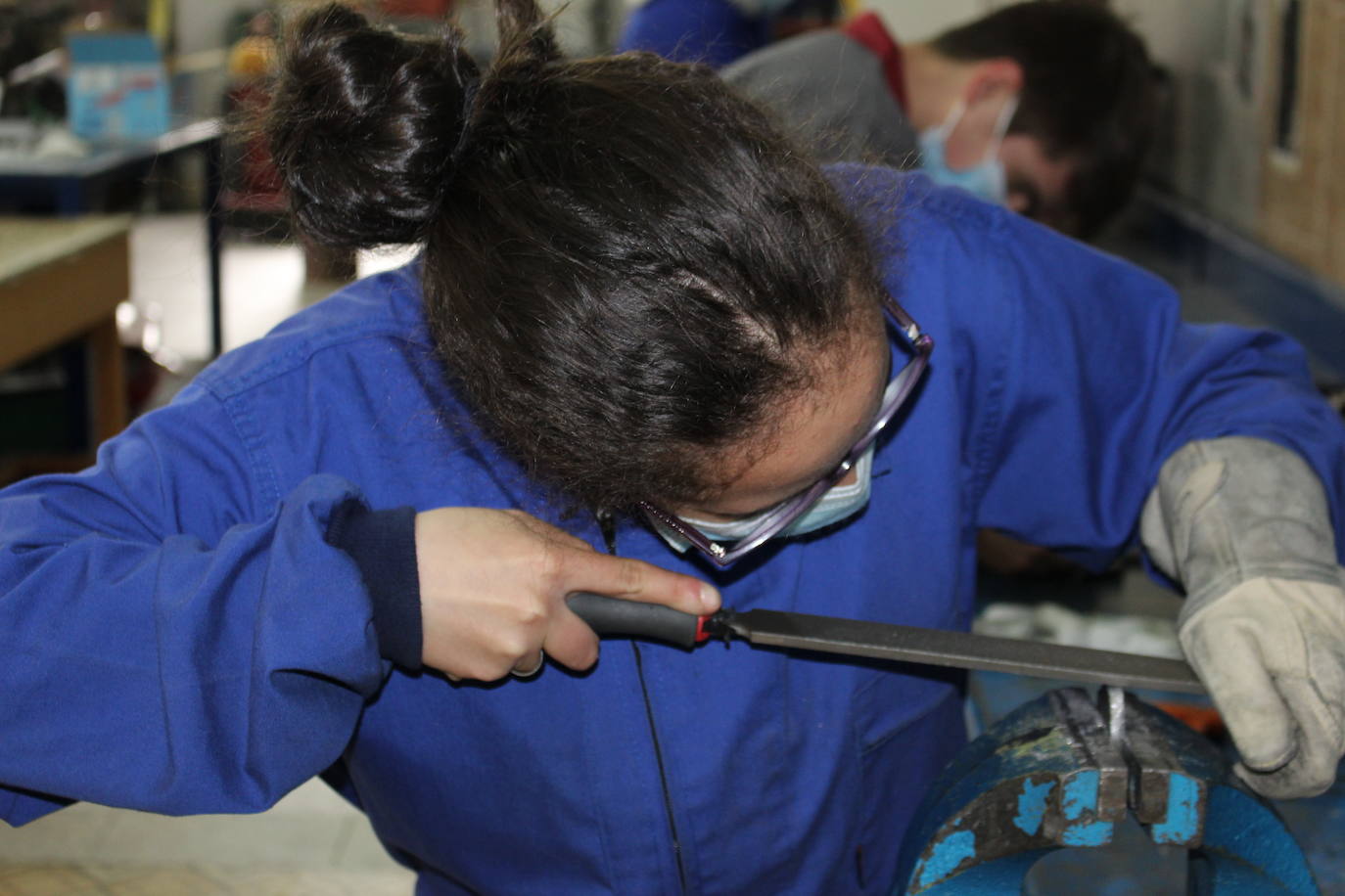 Este centro concertado ofrece Bachillerato y tres niveles de Formación Profesional donde la relación entre profesor y alumno es fundamental para guiar el futuro laboral de sus estudiantes.