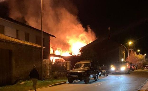 Incendio de una vivienda en Peredilla. 