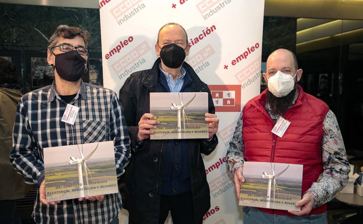 CCOO presenta un libro sobre el cierre de la factoría de Vestas.