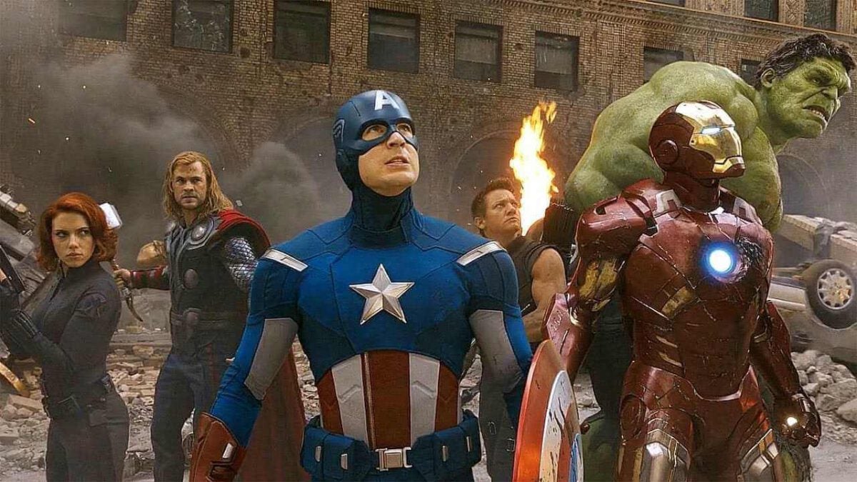 La sexta película del Universo cinematográfico de Marvel fue escrita y dirigida por Joss Whedon y cuenta con un reparto coral de espectáculo. Robert Downey Jr., Chris Evans, Mark Ruffalo, Chris Hemsworth, Scarlett Johansson y Jeremy Renner interpretan a Iron Man, Hulk, Thor, Natasha Romanoff y Ojo de Halcón. Recaudó 1.518 millones de dólares. 