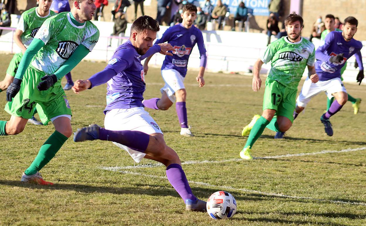 Un lance de un partido de La Bañeza.