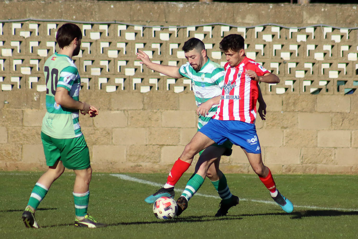 Fotos: La Virgen acaba con empate la primera fase