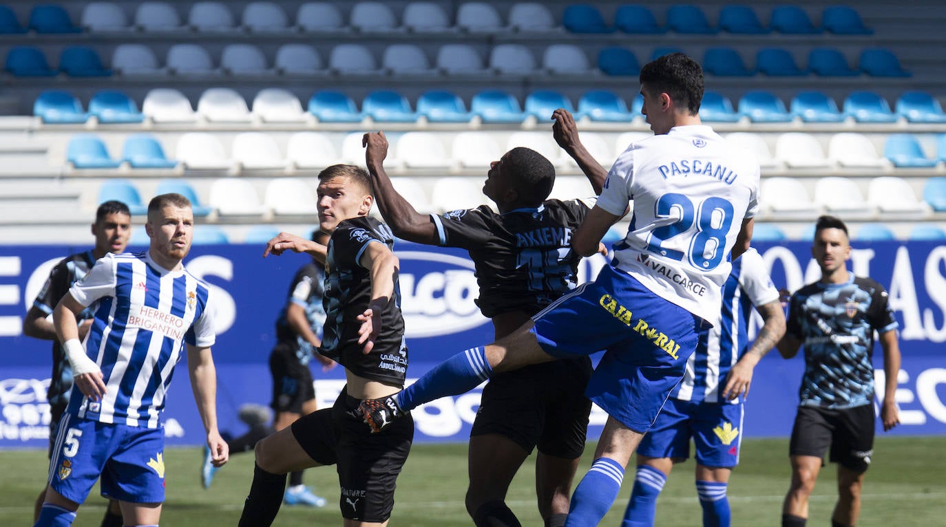 Fotos: Las imágenes del Deportiva-Almería