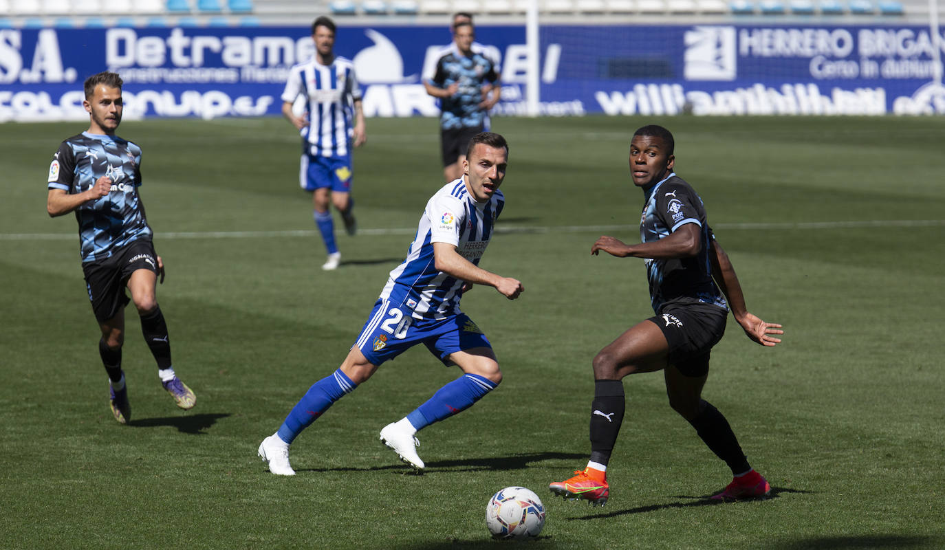 Fotos: Las imágenes del Deportiva-Almería